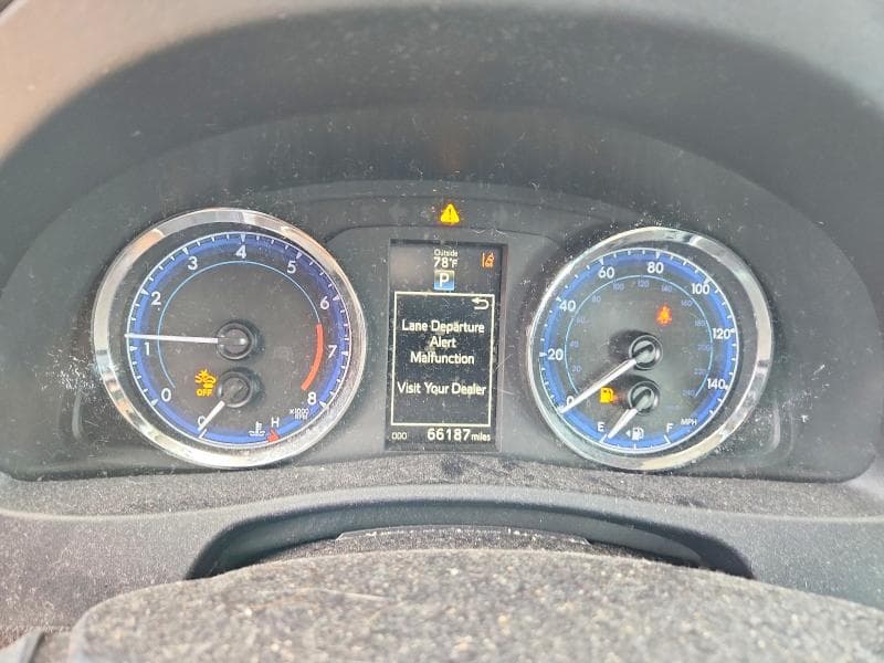 2018 TOYOTA COROLLA SE 9