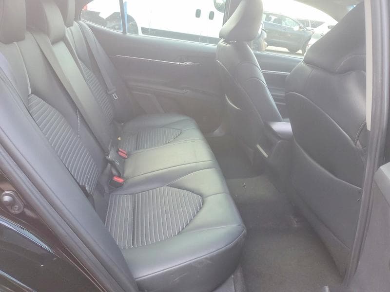 2019 TOYOTA CAMRY SE 10
