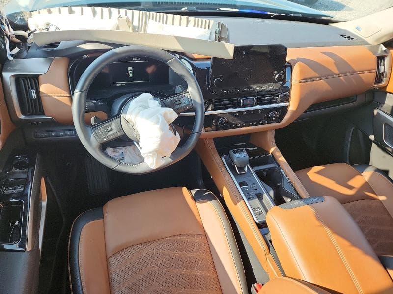 2025 NISSAN PATHFINDER PLATINUM 8