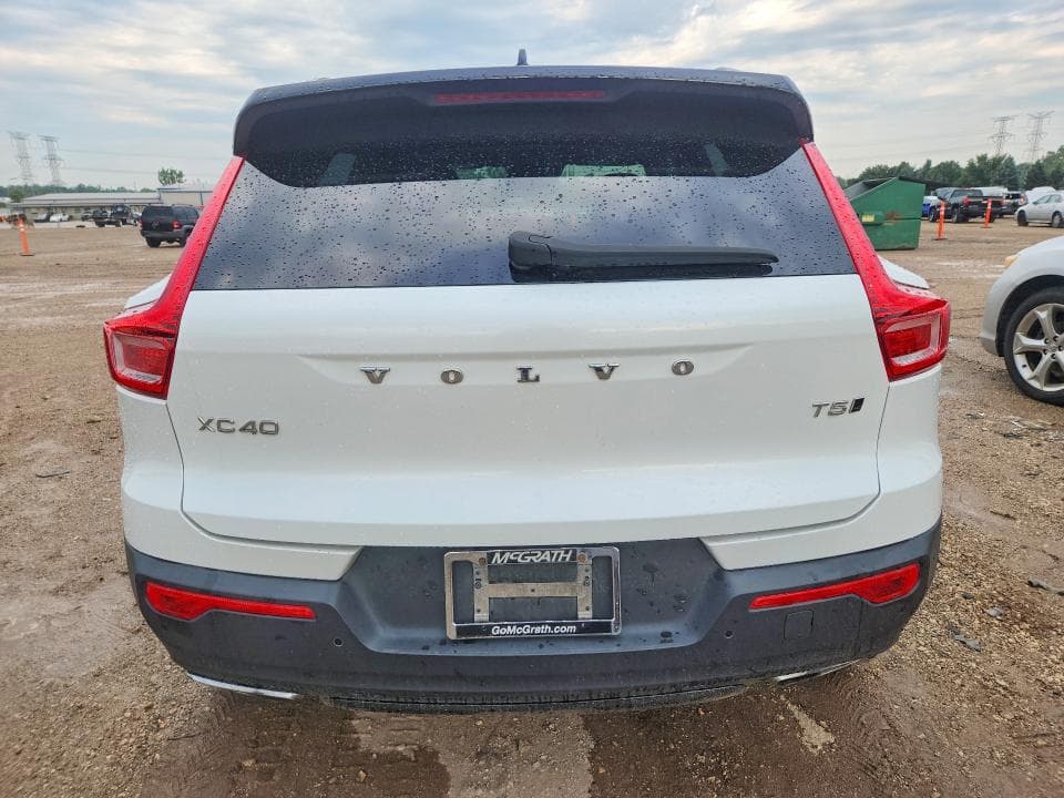 2019 VOLVO XC40 T5 R-DESIGN 6
