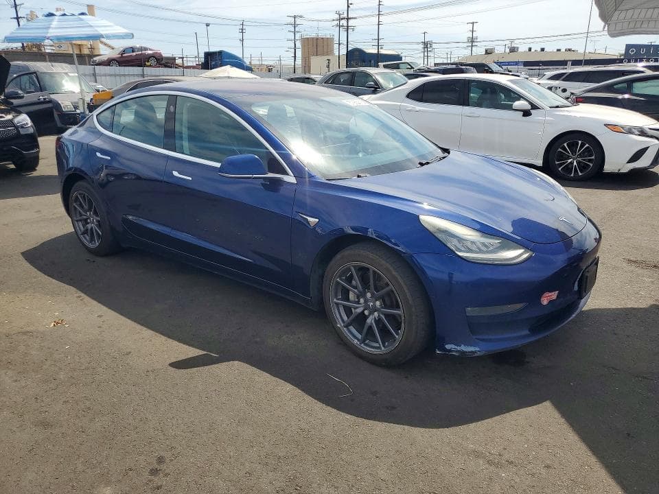 2018 TESLA MODEL 3 4