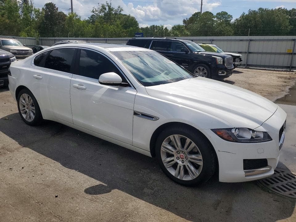 2017 JAGUAR XF PREMIUM 4