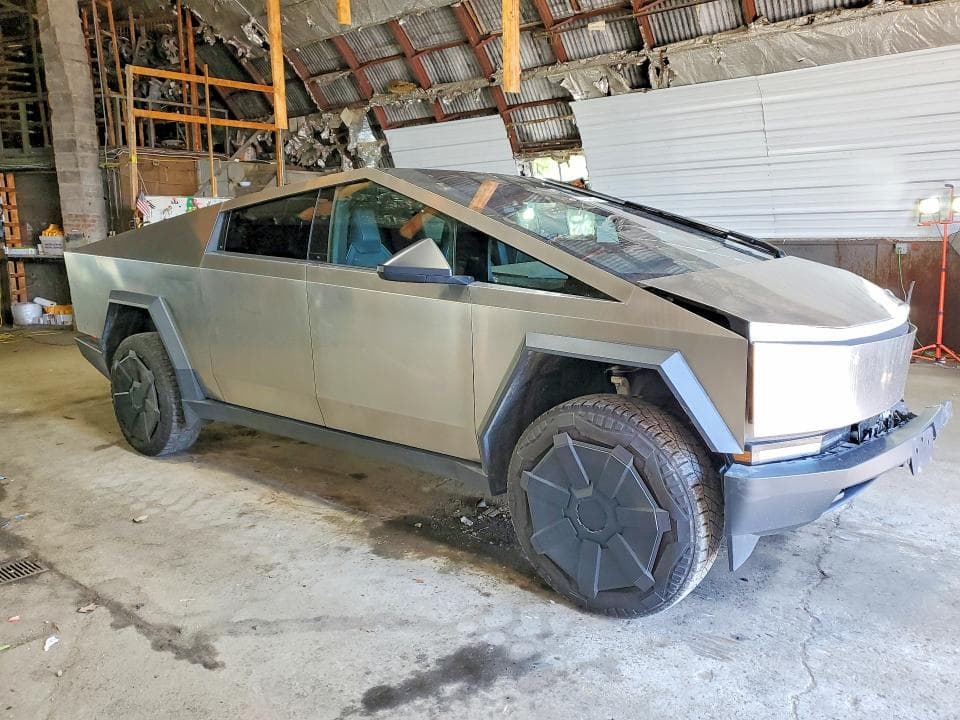 2024 TESLA CYBERTRUCK 4
