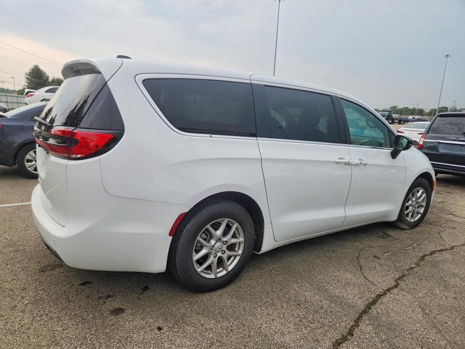 2026 CHRYSLER PACIFICA SELECT 3