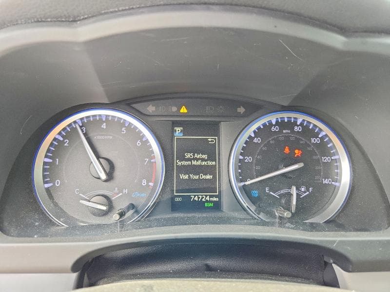 2019 TOYOTA HIGHLANDER SE 9