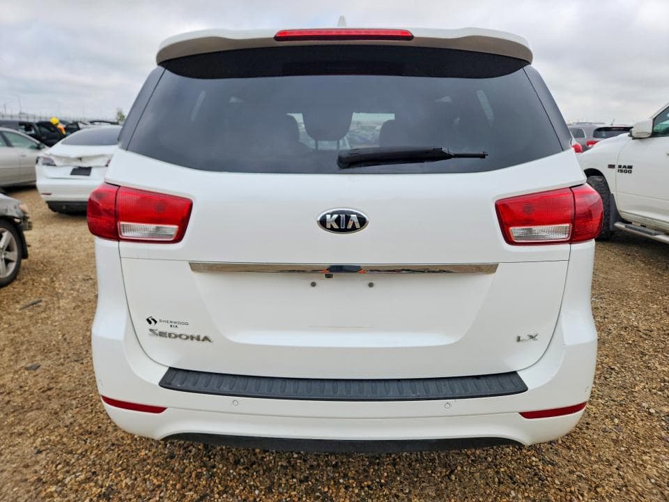 2017 KIA SEDONA LX 6