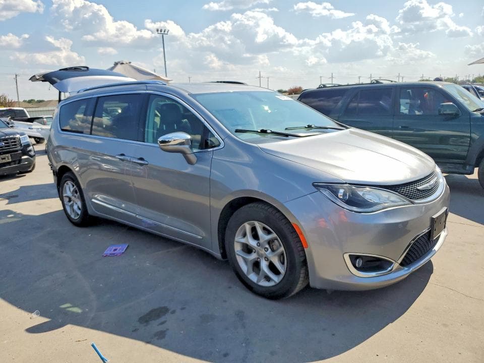 2020 CHRYSLER PACIFICA LIMITED 4
