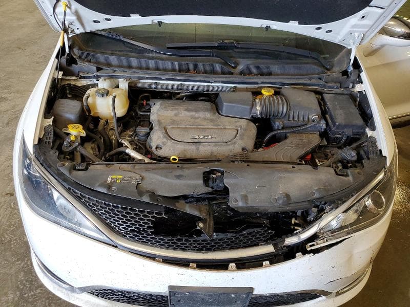 2017 CHRYSLER PACIFICA LIMITED 12