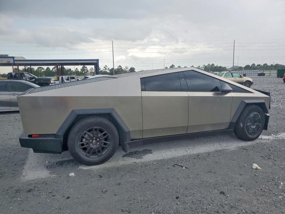 2025 TESLA CYBERTRUCK 3