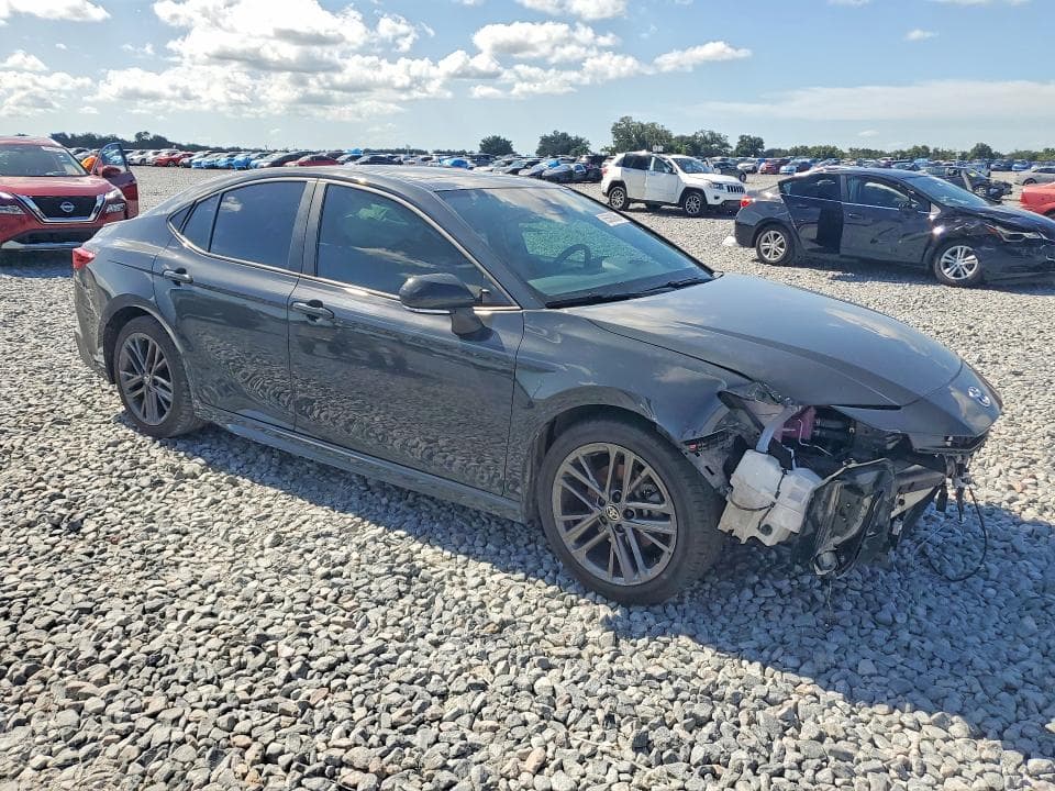 2025 TOYOTA CAMRY SE 4