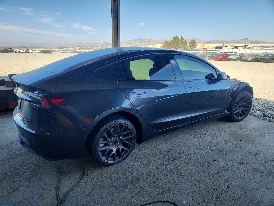 2025 TESLA MODEL 3 3