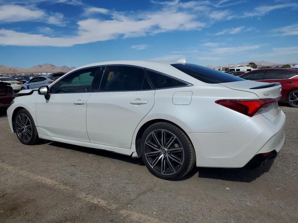 2019 TOYOTA AVALON XSE 2