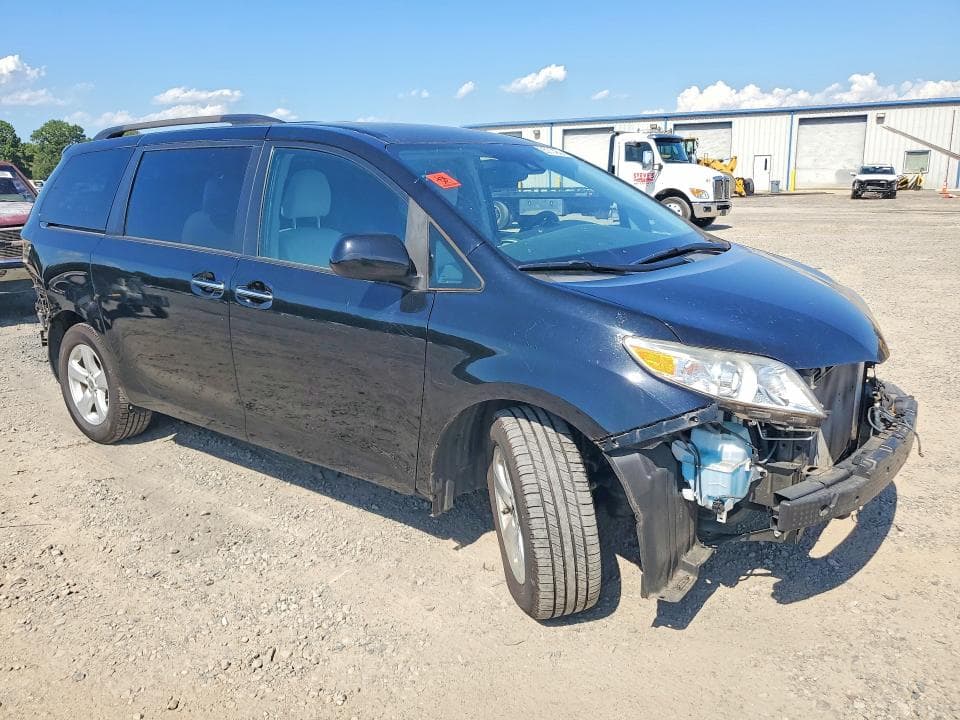 2020 TOYOTA SIENNA LE 4