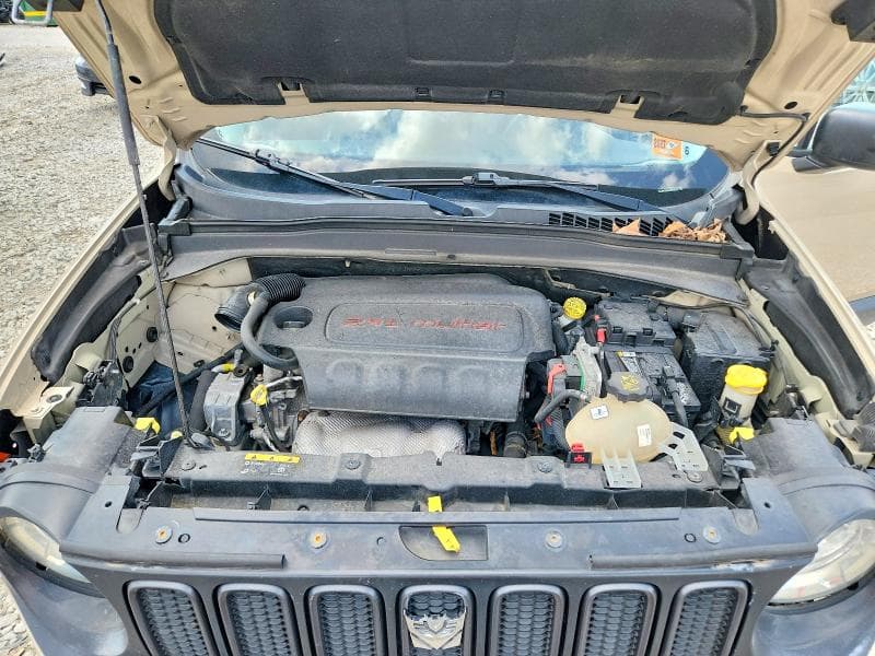 2017 JEEP RENEGADE TRAILHAWK 11