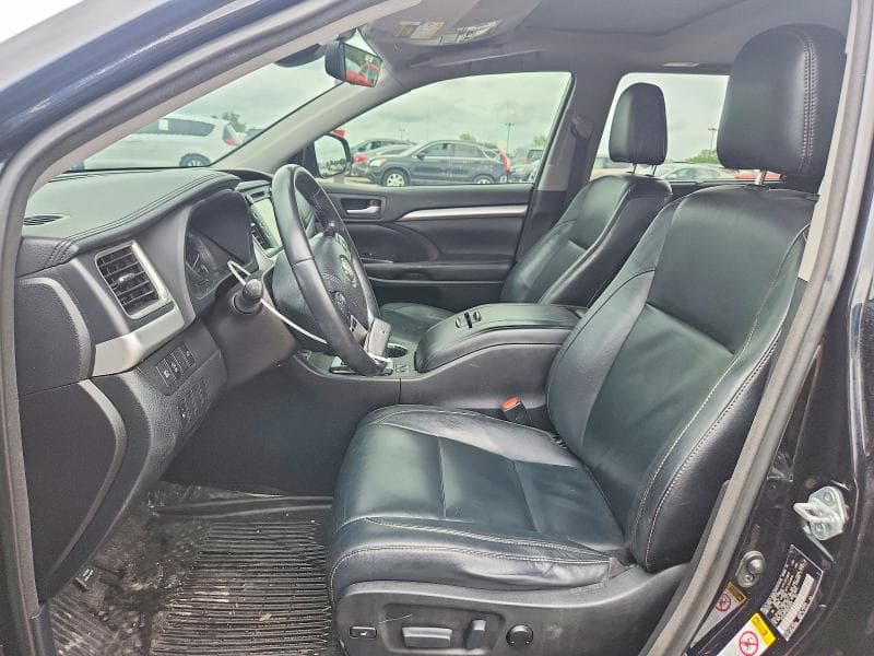 2017 TOYOTA HIGHLANDER XLE 7