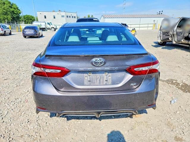 2018 TOYOTA CAMRY SE 6