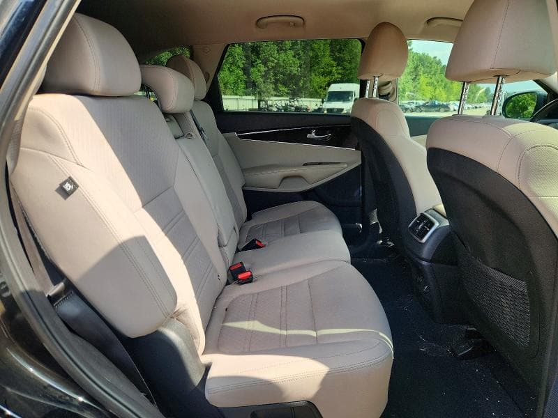 2019 KIA SORENTO LX 11