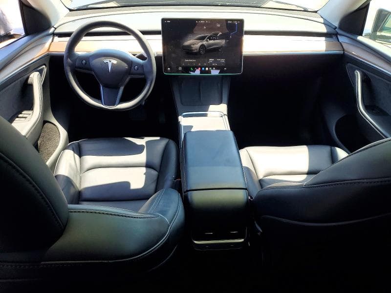 2024 TESLA MODEL Y 8