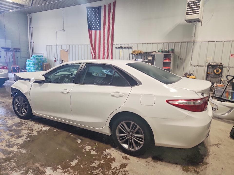 2017 TOYOTA CAMRY SE 2