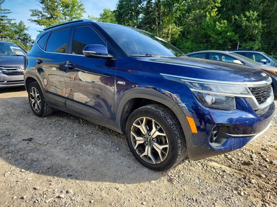 2022 KIA SELTOS EX 4