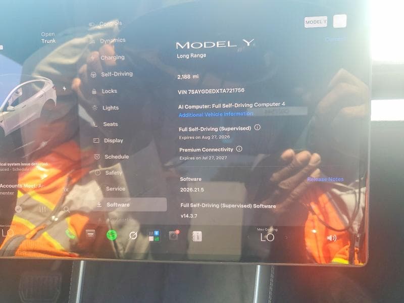 2026 TESLA MODEL Y 9