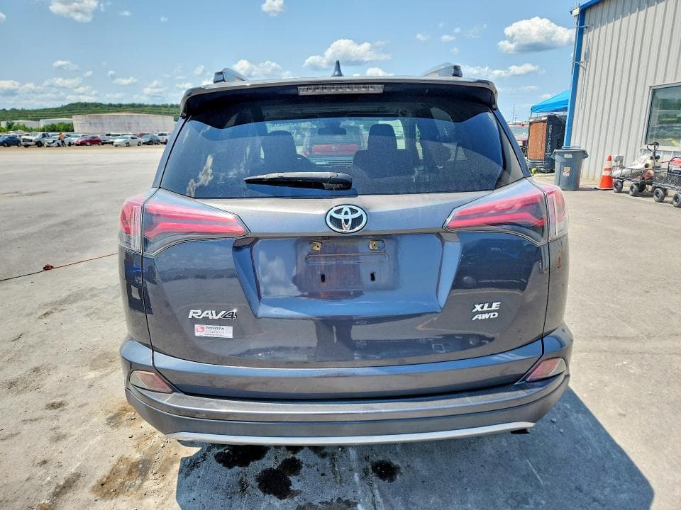 2018 TOYOTA RAV4 XLE 6