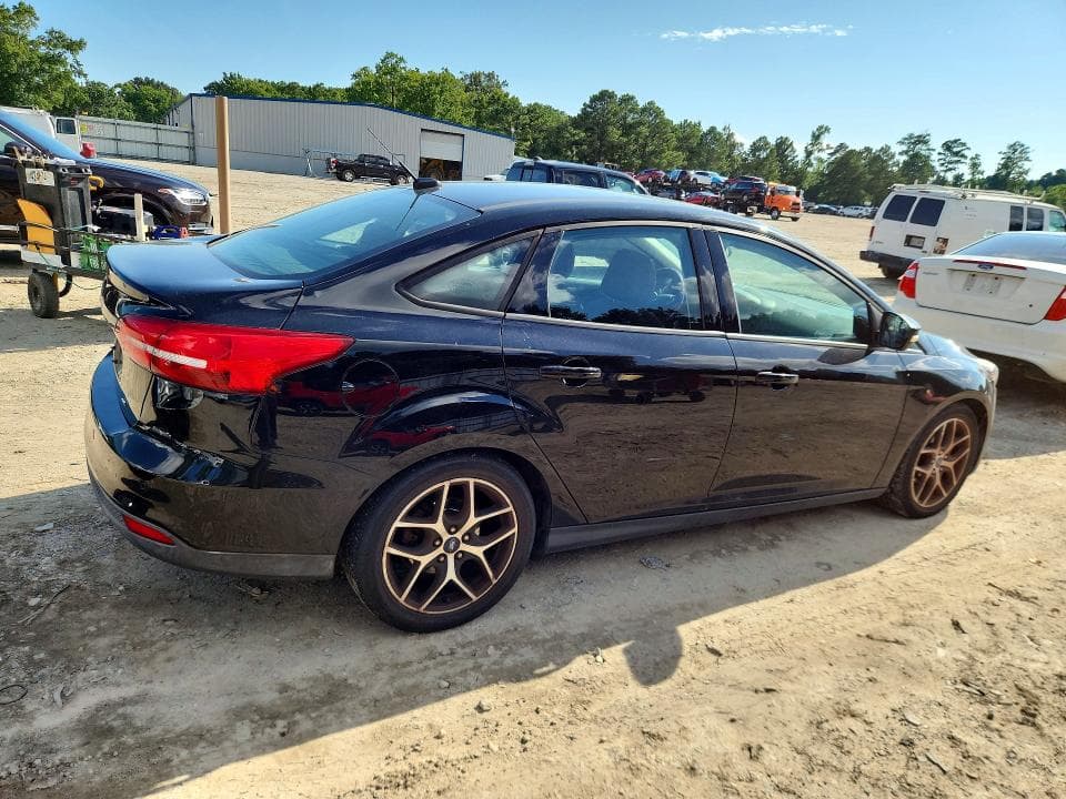2017 FORD FOCUS SEL 3