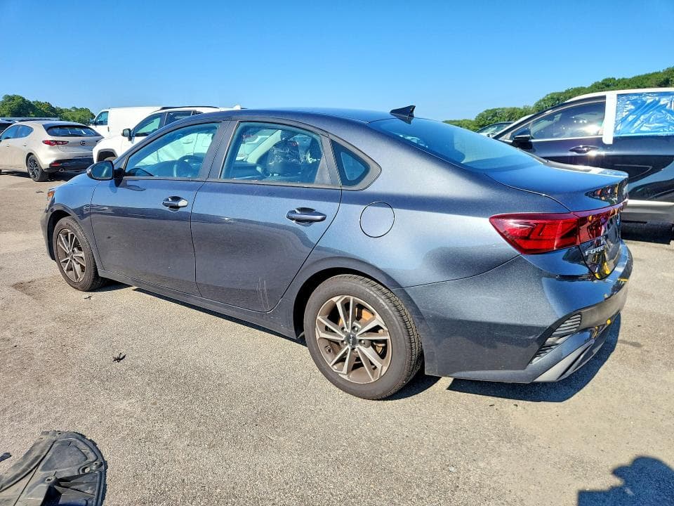 2023 KIA FORTE LXS 2