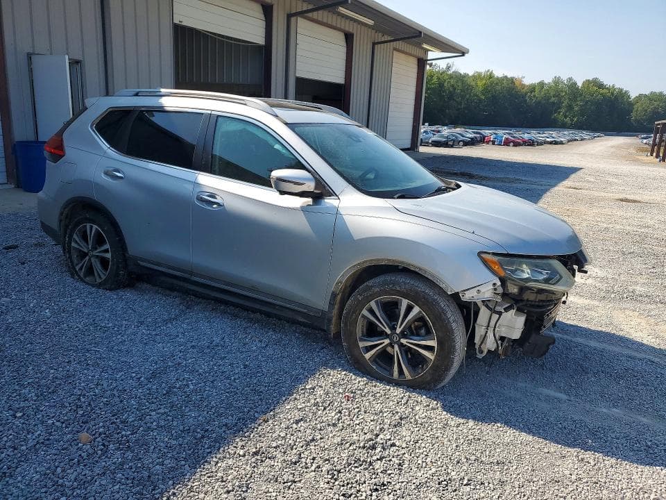 2017 NISSAN ROGUE SL 4