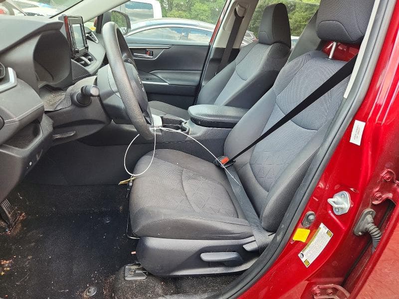 2019 TOYOTA RAV4 XLE 7