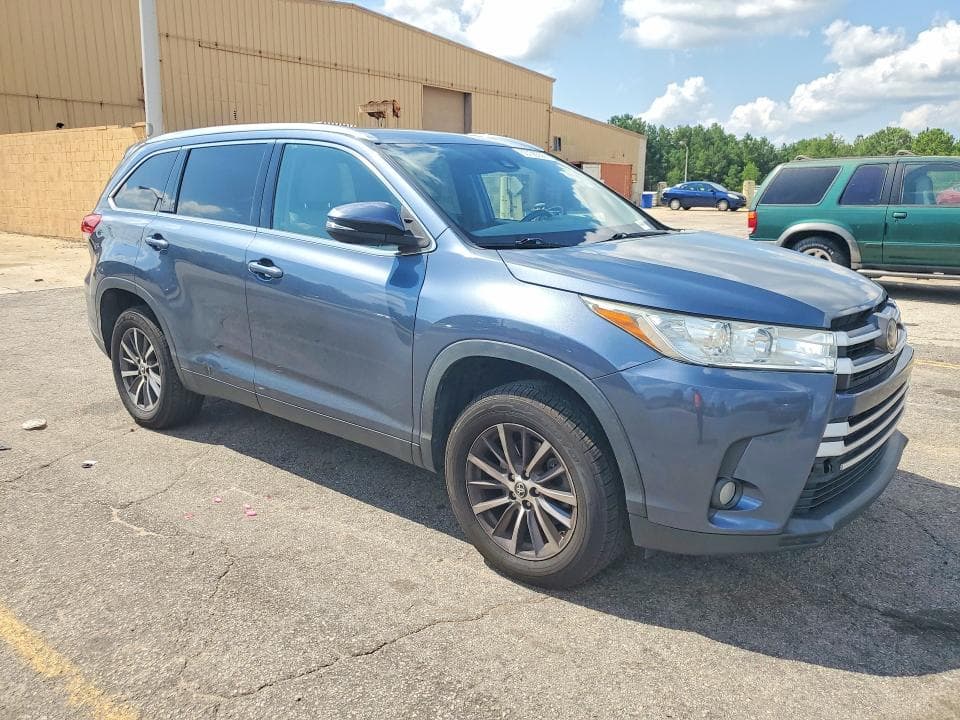 2019 TOYOTA HIGHLANDER XLE 4
