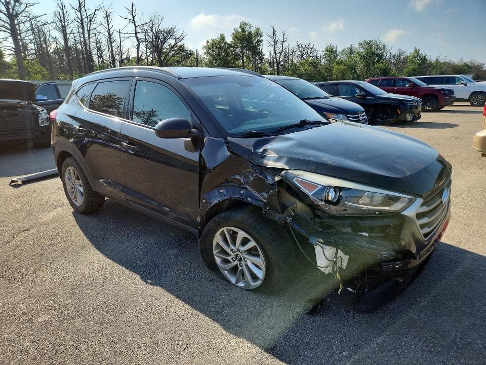 2017 HYUNDAI TUCSON SE 4