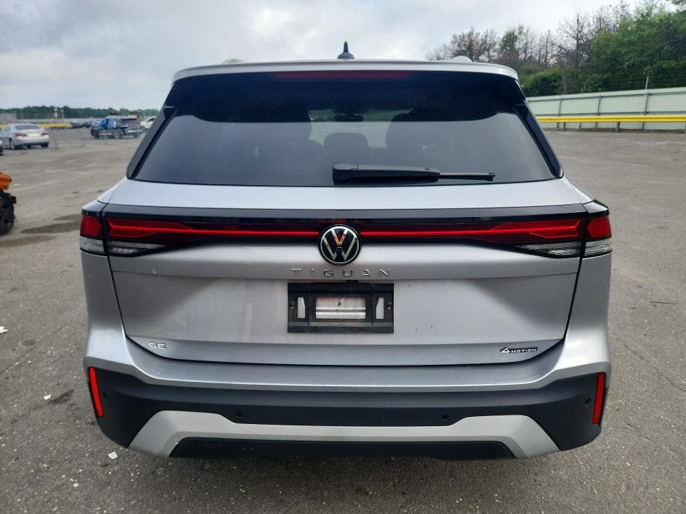 2026 VOLKSWAGEN TIGUAN SE 6