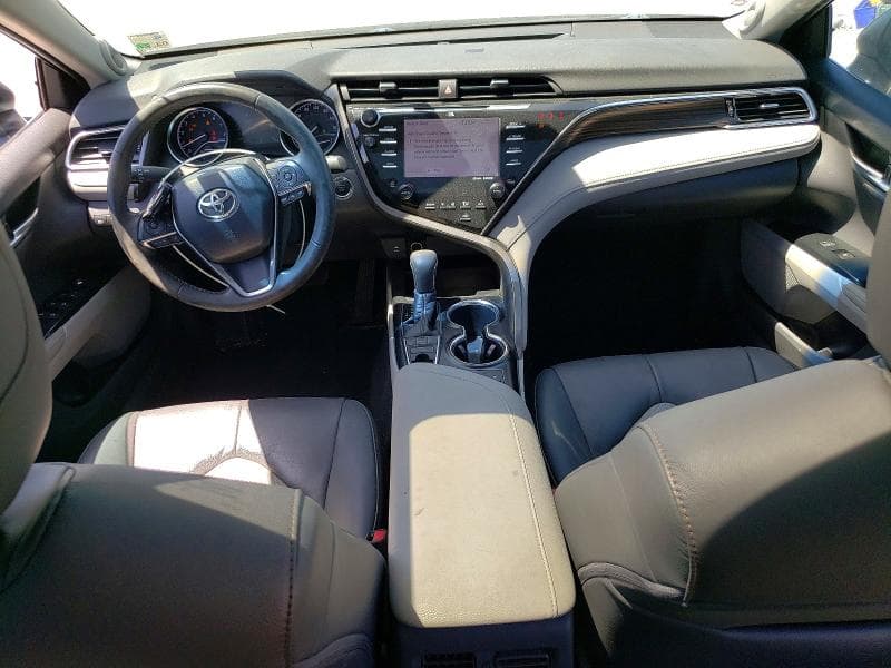 2018 TOYOTA CAMRY XLE 8