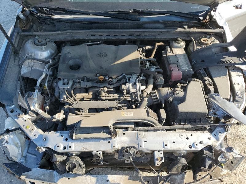 2019 TOYOTA CAMRY SE 11