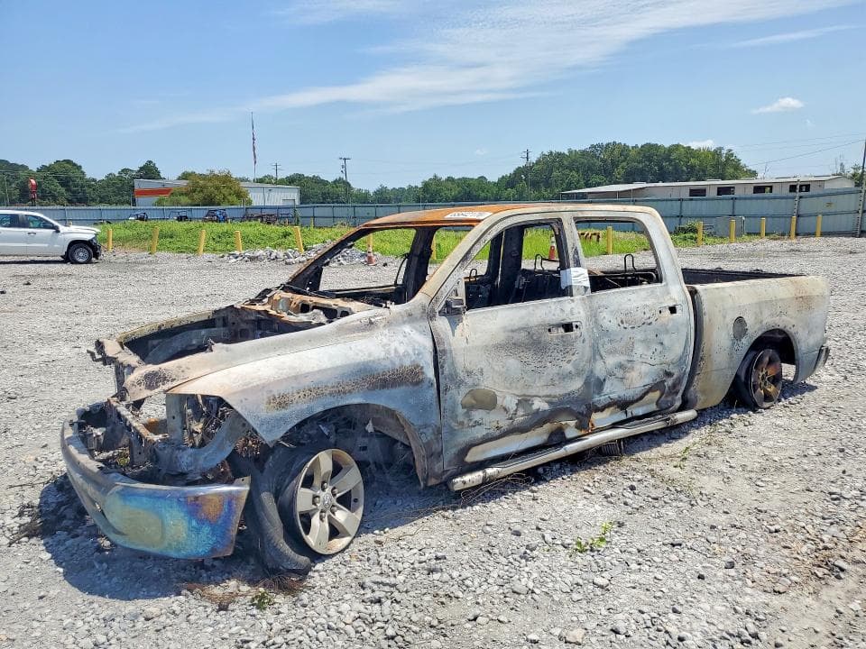 2018 RAM 1500 SLT - 1