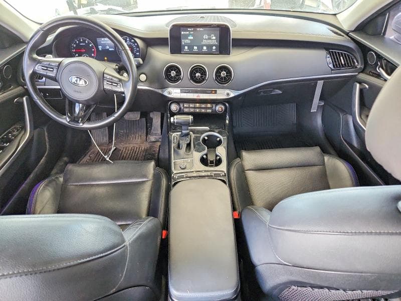 2018 KIA STINGER BASE 8