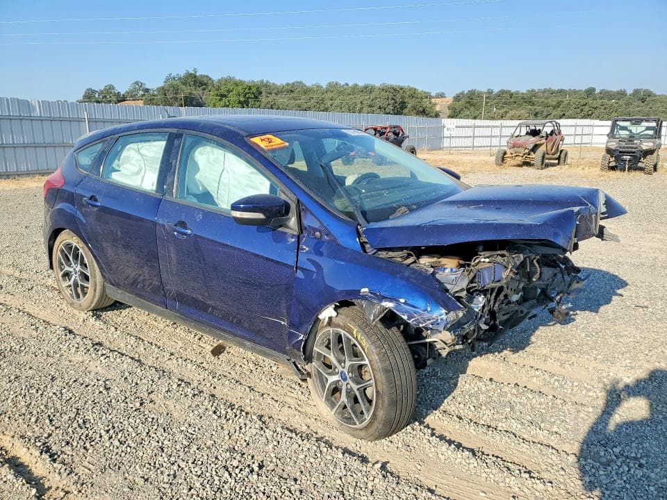 2017 FORD FOCUS SEL 4