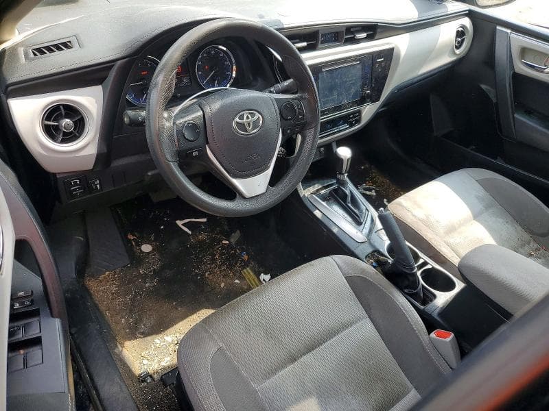 2017 TOYOTA COROLLA LE 8
