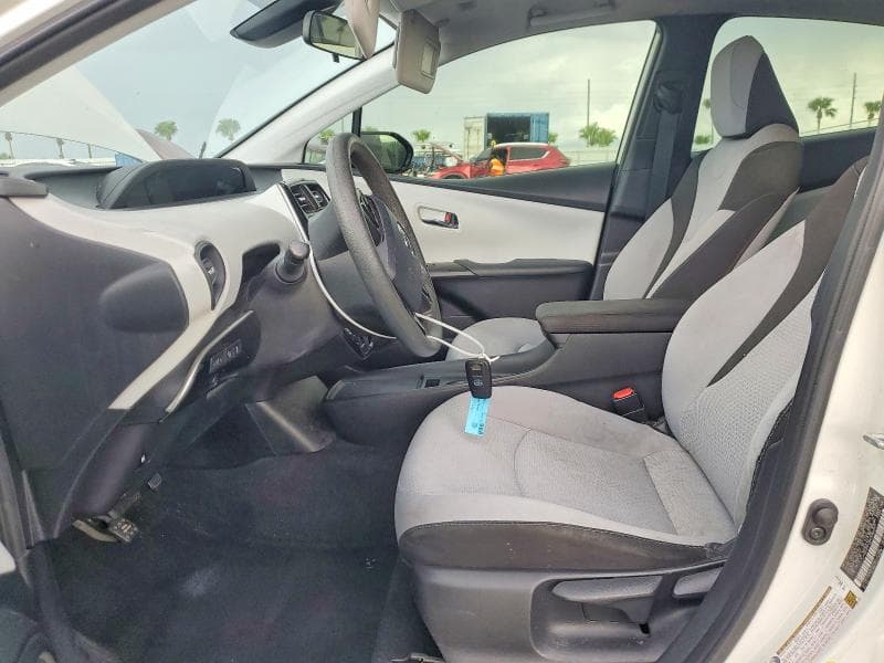2019 TOYOTA PRIUS LE 7