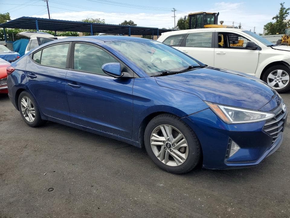2020 HYUNDAI ELANTRA SEL 4