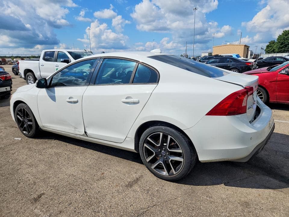 2017 VOLVO S60 DYNAMIC 2