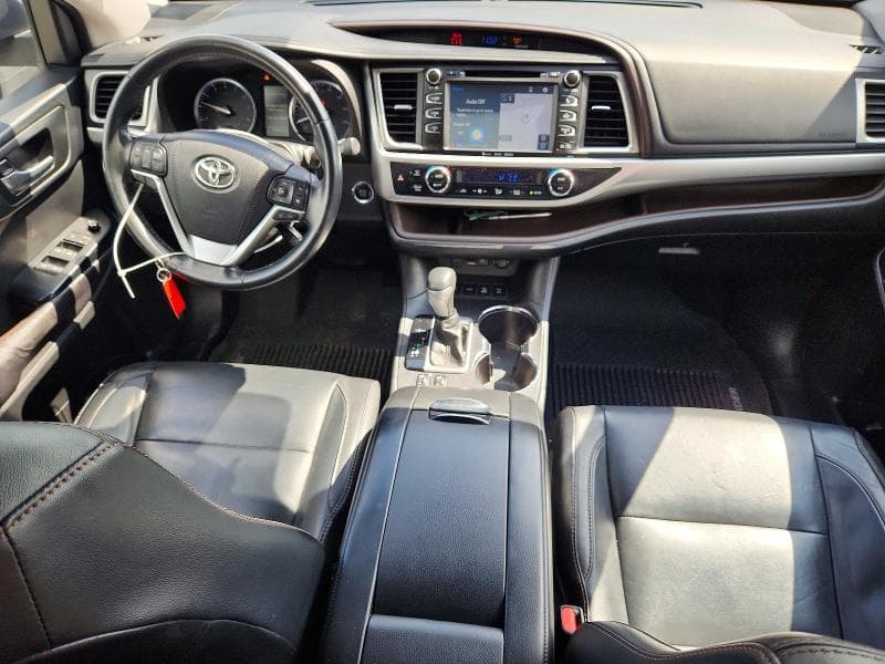 2017 TOYOTA HIGHLANDER XLE 8