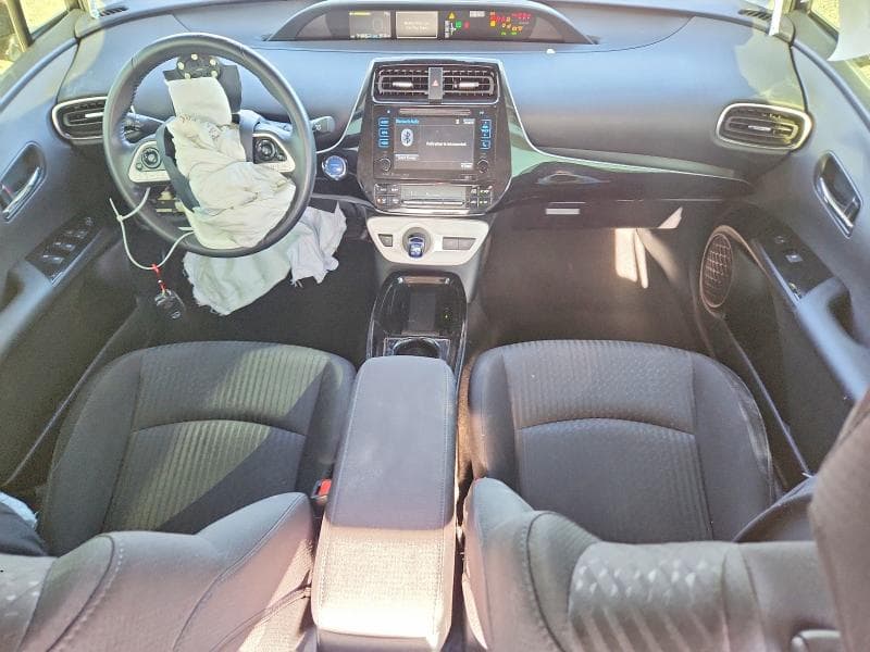 2018 TOYOTA PRIUS THREE 8