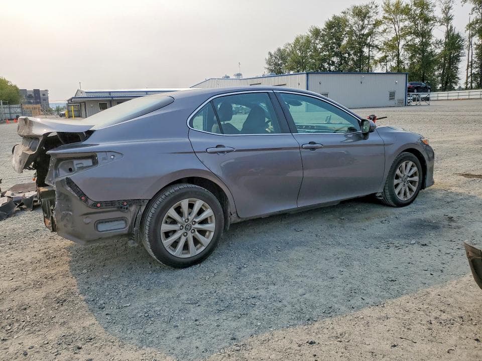 2018 TOYOTA CAMRY LE 3