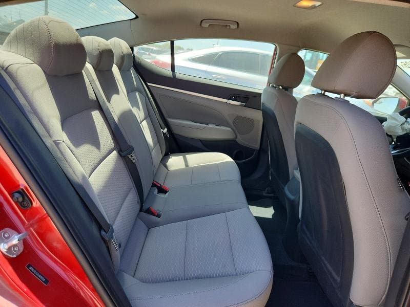 2019 HYUNDAI ELANTRA SE 10