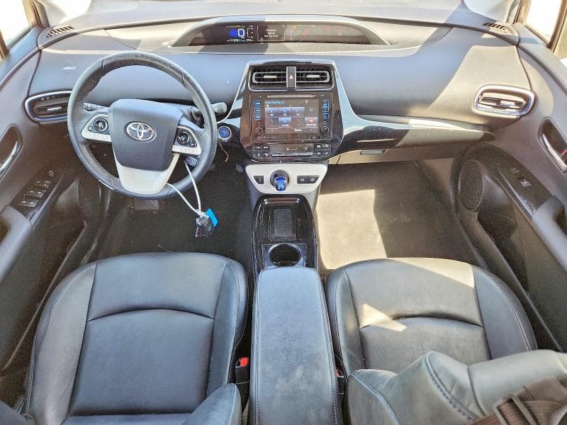 2017 TOYOTA PRIUS THREE TOURING 8
