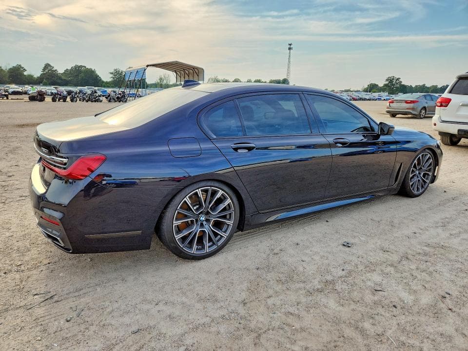 2021 BMW 750 XI 3