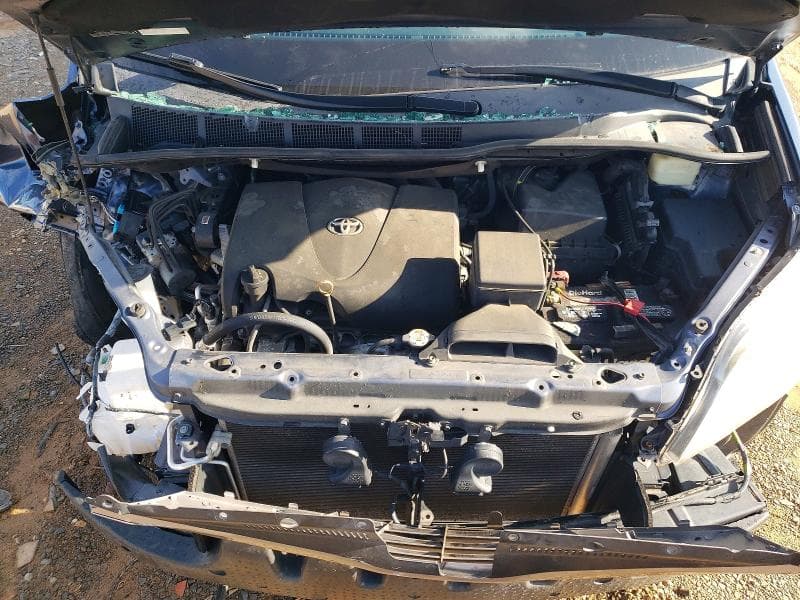 2017 TOYOTA SIENNA XLE 7-PASSENGER 12