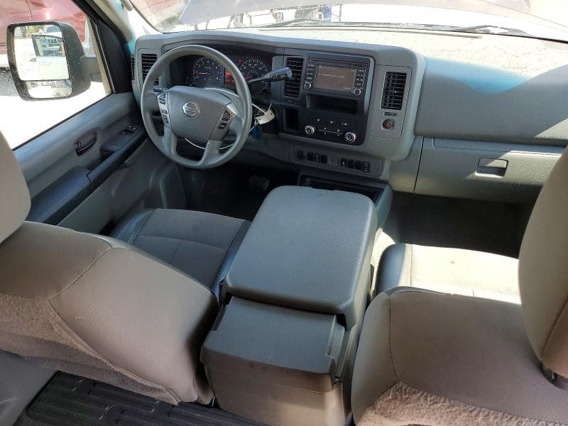 2017 NISSAN NV 3500 HD SV 8